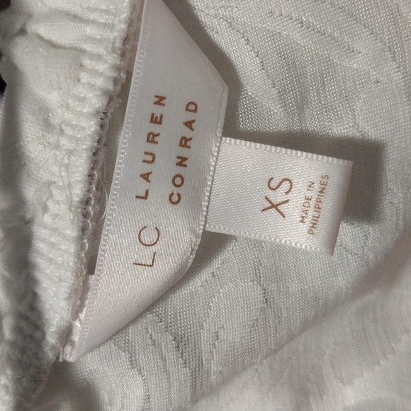 LC Lauren Conrad Off shoulder  waist Top - Picture 3 of 9